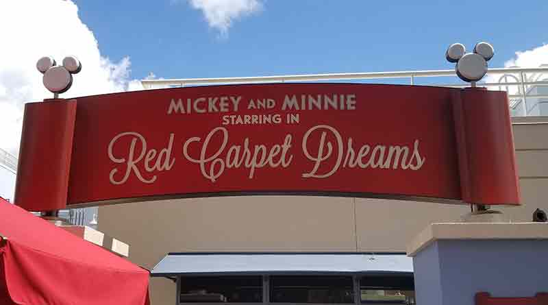 MIckey and Minney in Red Carpet Dreams