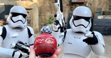 Adam the Woo - Star Wars Galaxy's Edge Passholder Preview