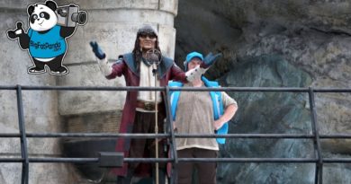 New Walk Around HONDO OHNAKA Character Enlists Smugglers - Star Wars Galaxy's Edge