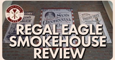 NEW Regal Eagle Smokehouse Muppets Restaurant Review - Disney Dining Show